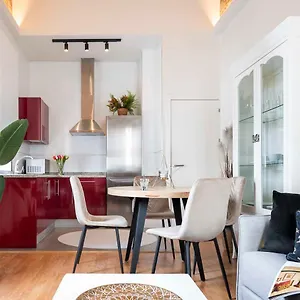  Apartment Familiar Nuevo De Diseno En La Mejor Zona De Triana, Parking Included