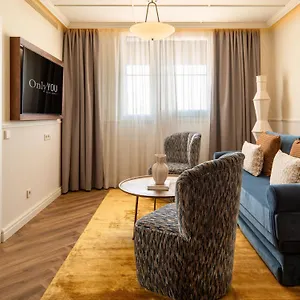 Hotel Only, Sevilla